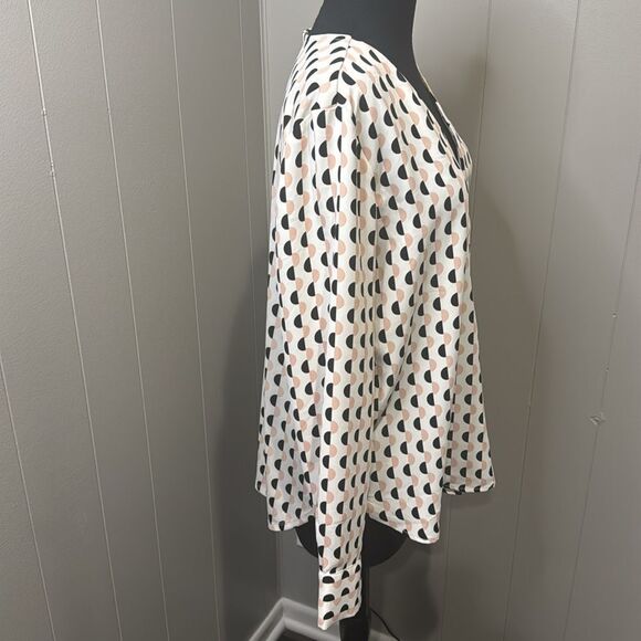 Ann Taylor pink/black 1/2 circle print V neck center pleat cuffed sleeve blouse - Picture 3 of 6